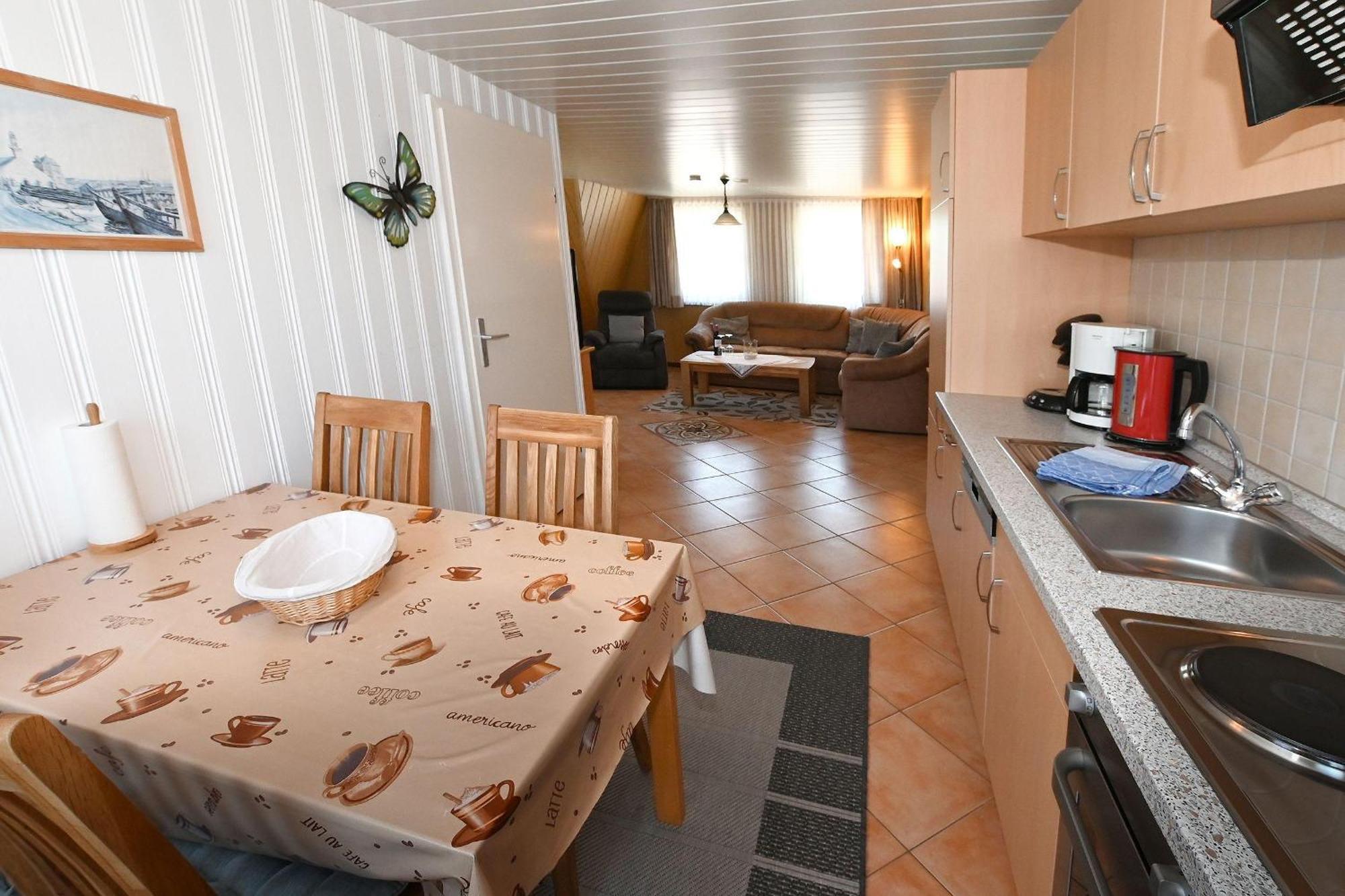 Haus-Karin-Ferienwohnung-2 比苏姆 外观 照片