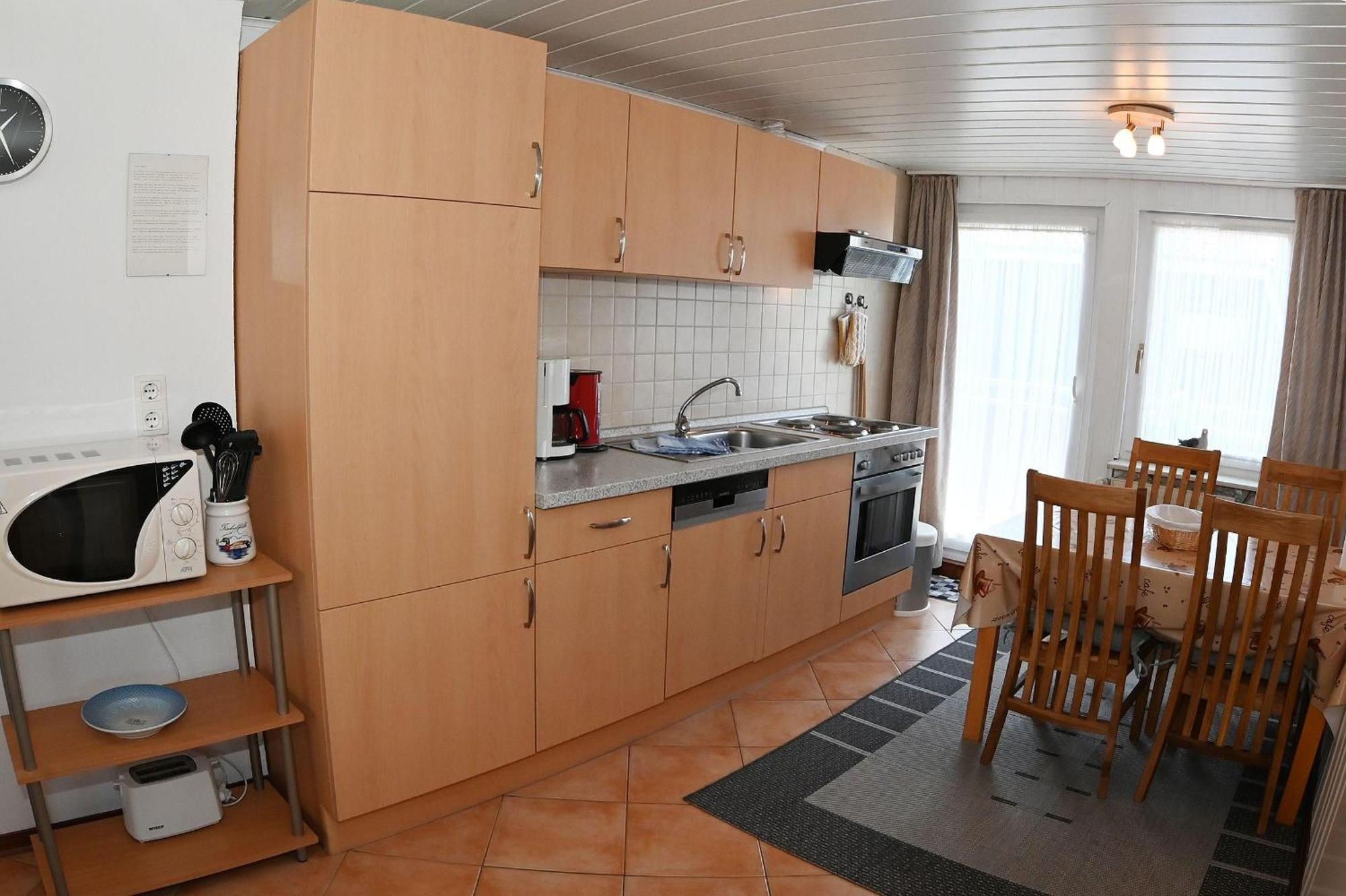 Haus-Karin-Ferienwohnung-2 比苏姆 外观 照片