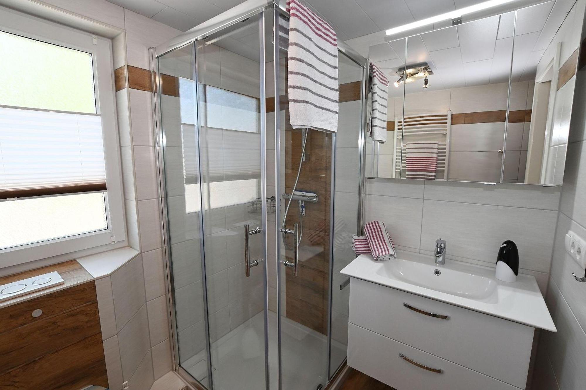 Haus-Karin-Ferienwohnung-2 比苏姆 外观 照片